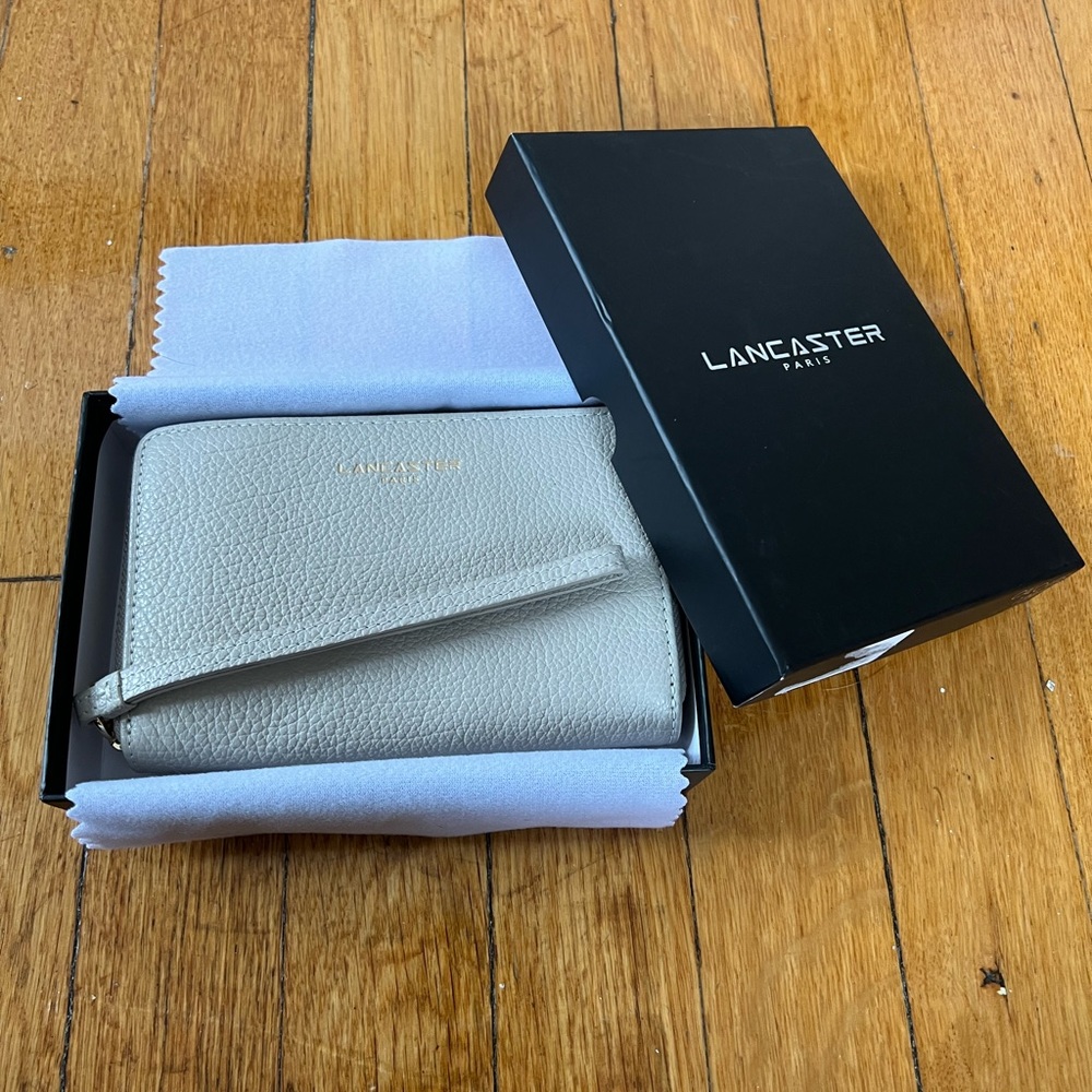 NWOT Lancaster Paris Wristlet Wallet